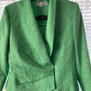 Tahari 2 piece Garment